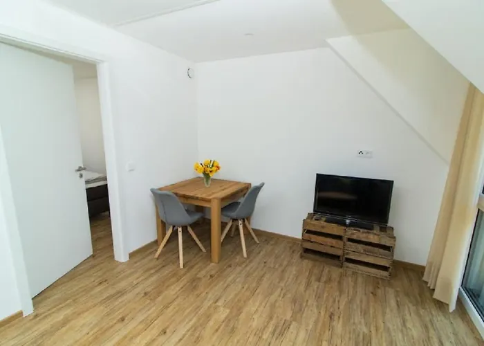 Ferienweingut Ulrike Thul *